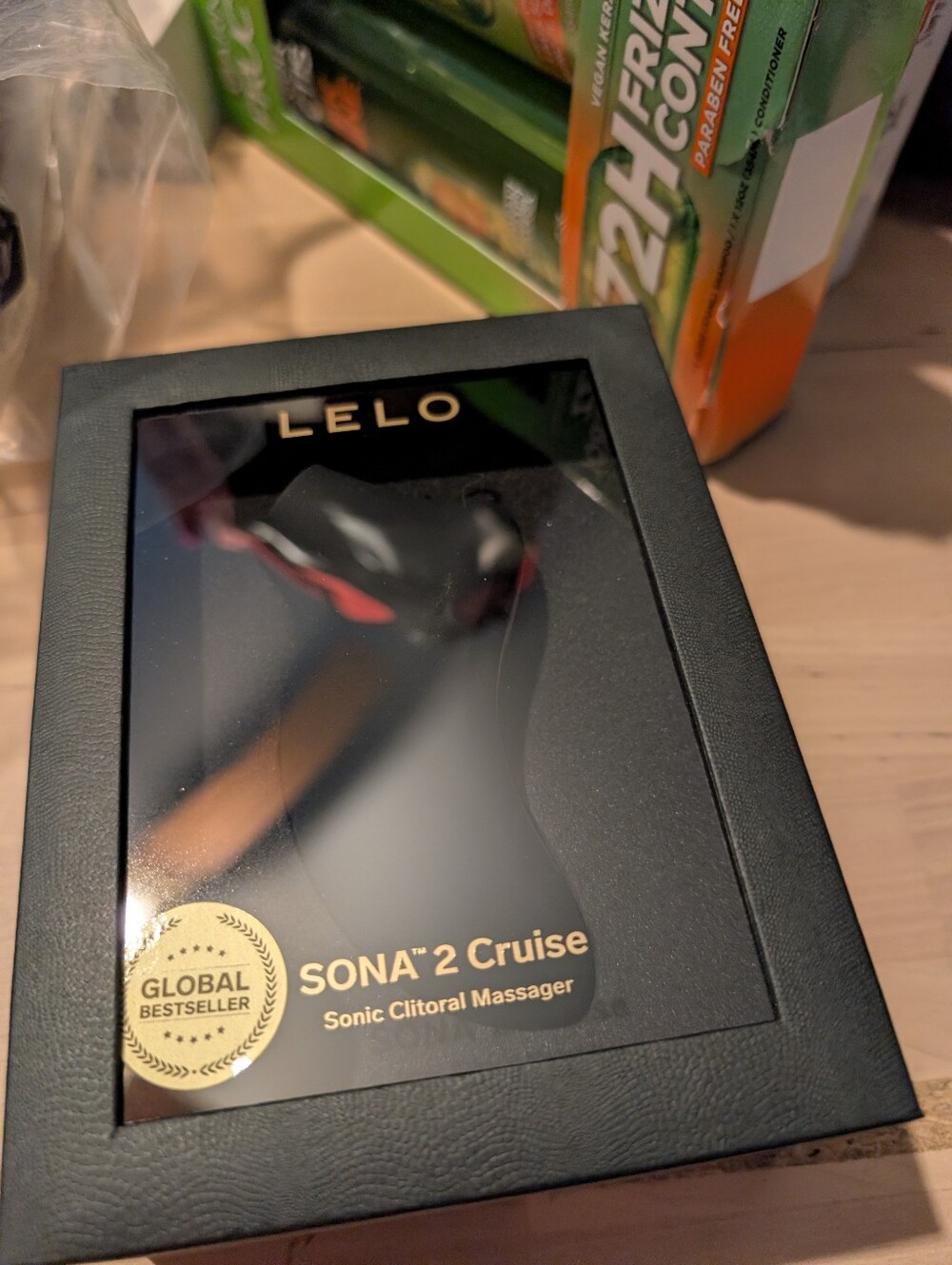 LELO SONA 2 Cruise Sonic Clitoral Massager — Black with Gold Accents